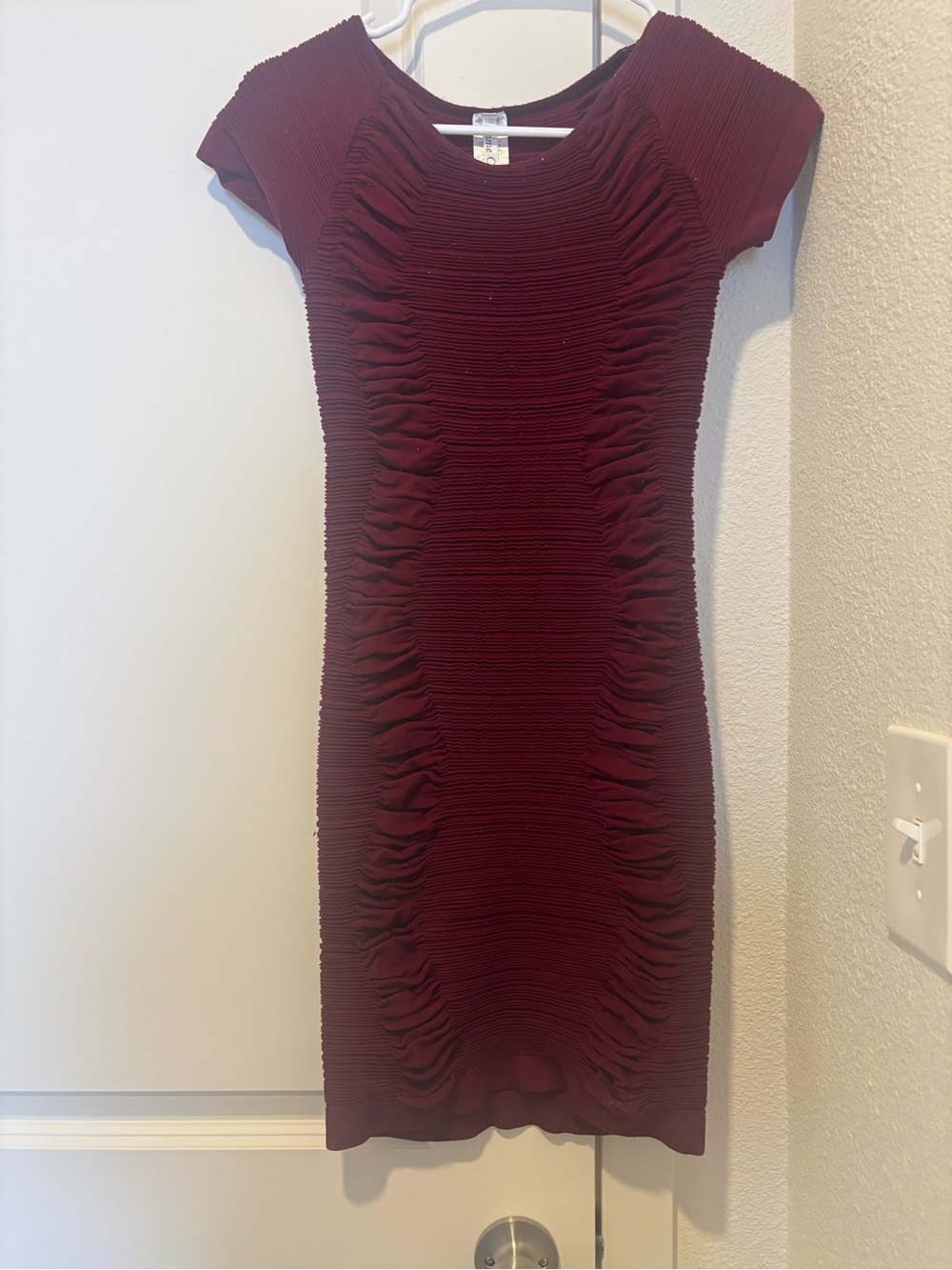 Women's Ruched Bodycon Dress in Burgundy
